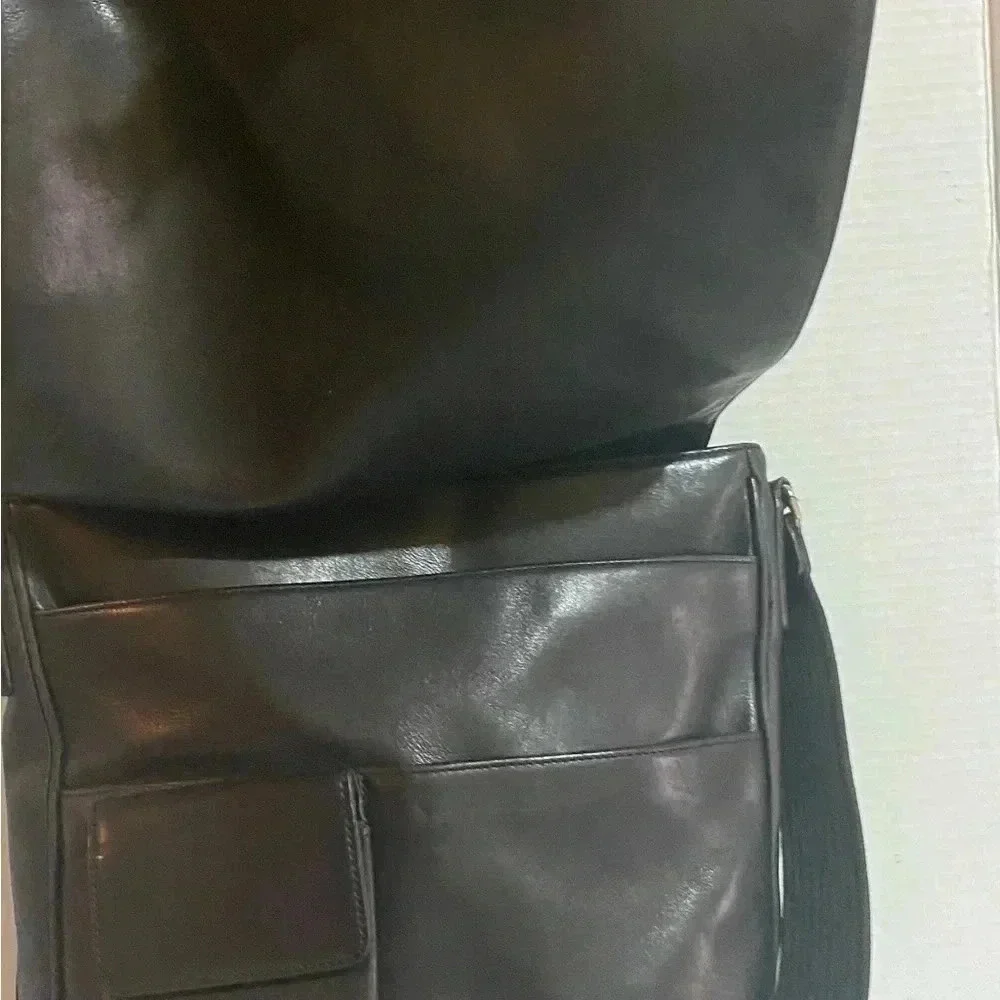 Coach vintage unisex black leather crossbody bag
